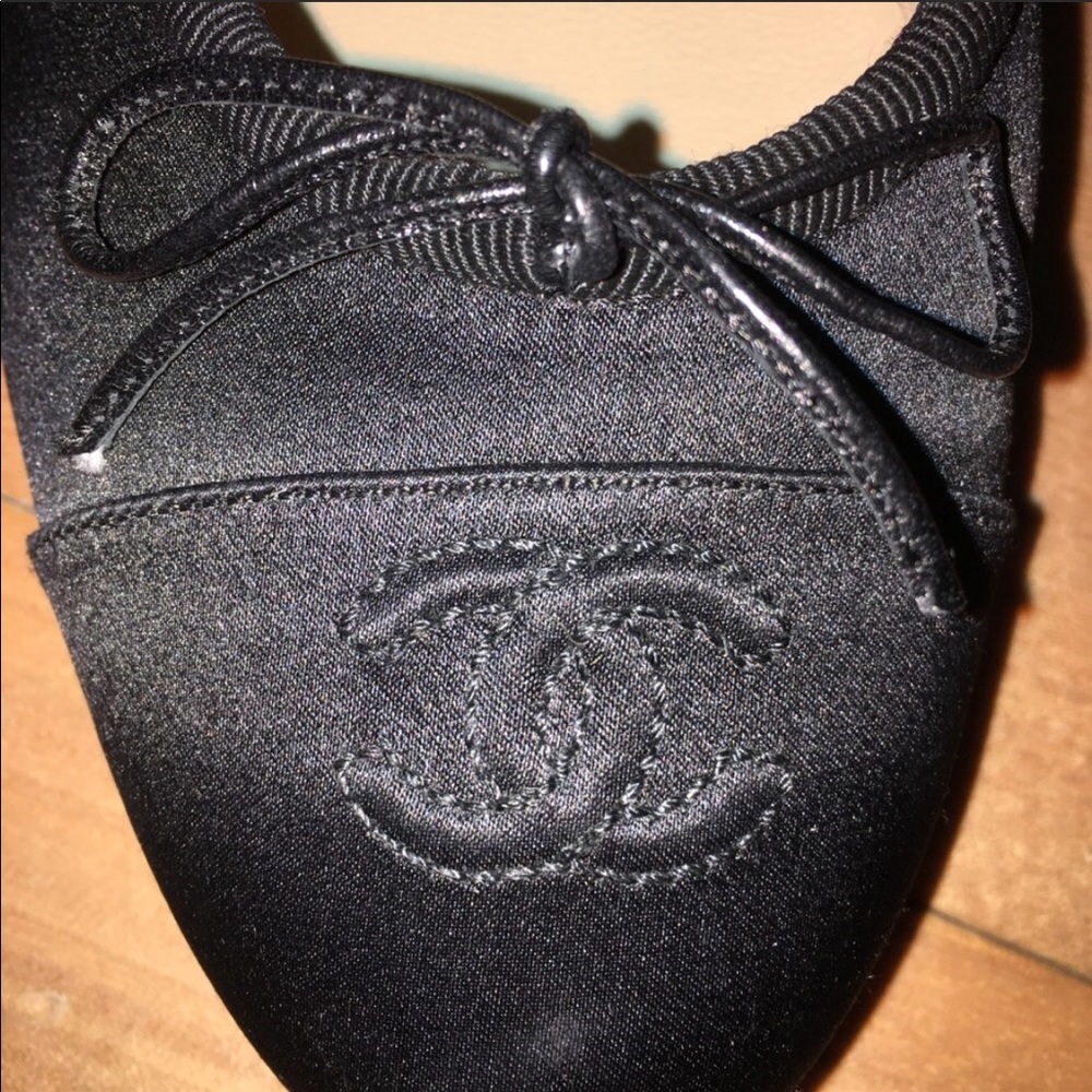 Chanel Black Satin 'CC' Cap Toe Ballet Flats -Sz36